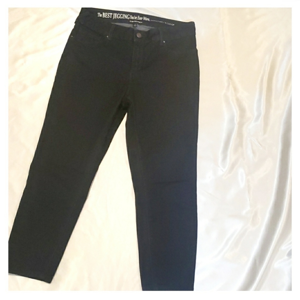 Signature Studio Cropped size 10
